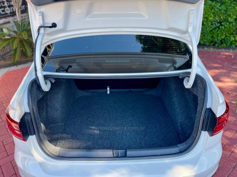 VOLKSWAGEN - VIRTUS - 2021/2021 - Branca - R$ 79.900,00