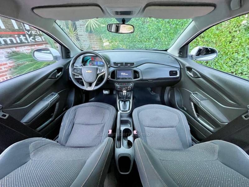 CHEVROLET - ONIX - 2014/2015 - Branca - R$ 55.900,00
