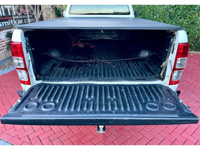 FORD - RANGER - 2013/2014 - Branca - R$ 114.900,00
