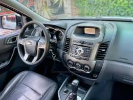 FORD - RANGER - 2013/2014 - Branca - R$ 105.900,00