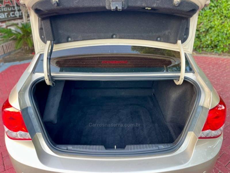 CHEVROLET - CRUZE - 2014/2014 - Bege - R$ 59.900,00
