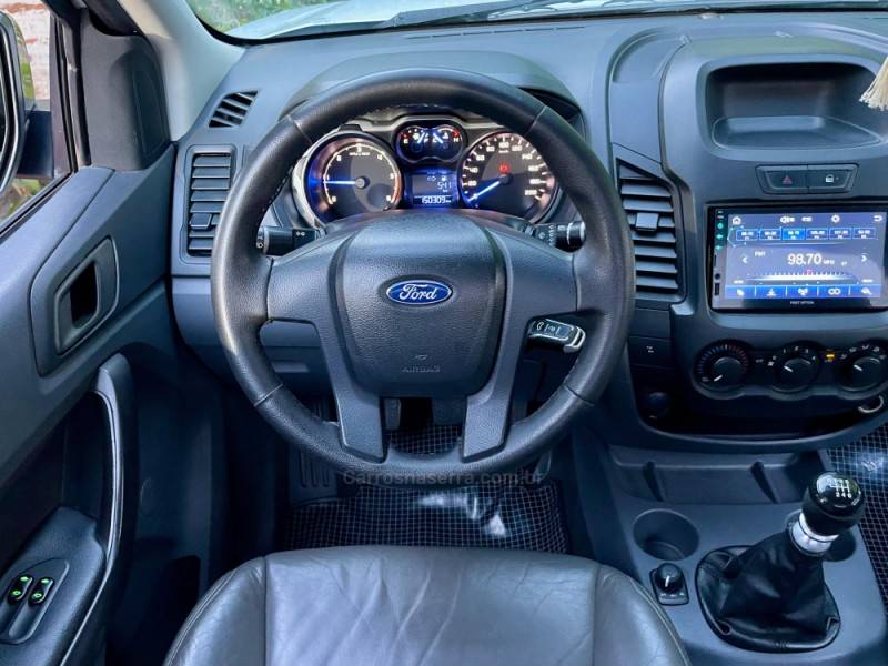 FORD - RANGER - 2013/2014 - Branca - R$ 114.900,00