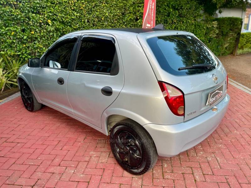 CHEVROLET - CELTA - 2007/2008 - Prata - R$ 20.900,00