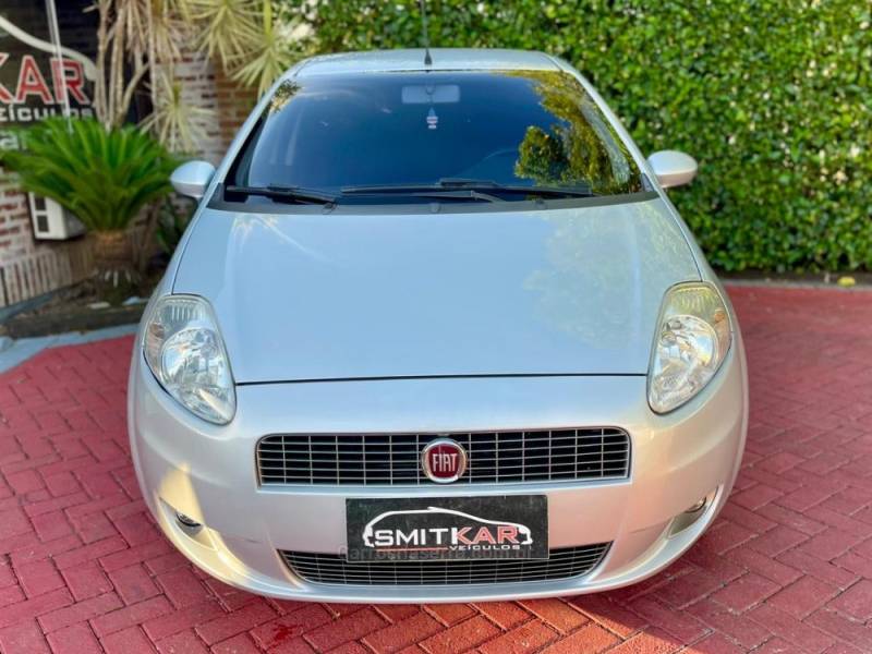 FIAT - PUNTO - 2007/2008 - Prata - R$ 31.900,00