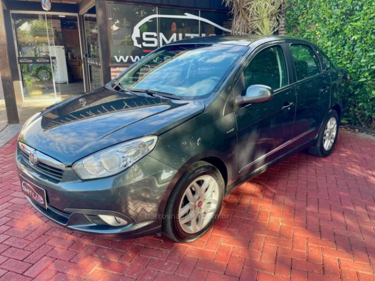 FIAT - GRAND SIENA - 2013/2014 - Cinza - R$ 39.900,00