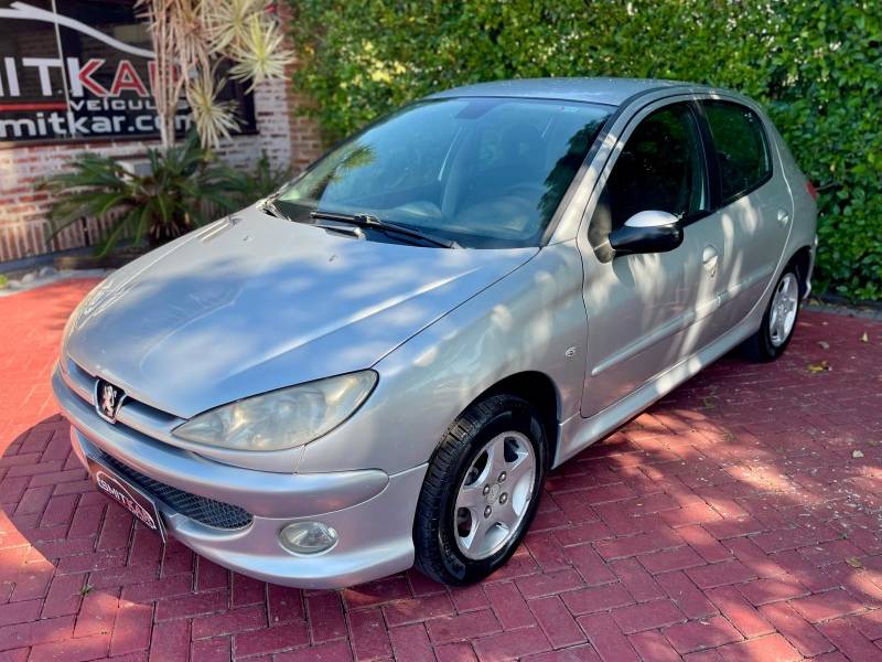PEUGEOT - 206 - 2008/2018 - Prata - R$ 17.900,00