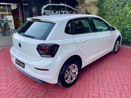 VOLKSWAGEN - POLO - 2023/2023 - Branca - R$ 73.900,00