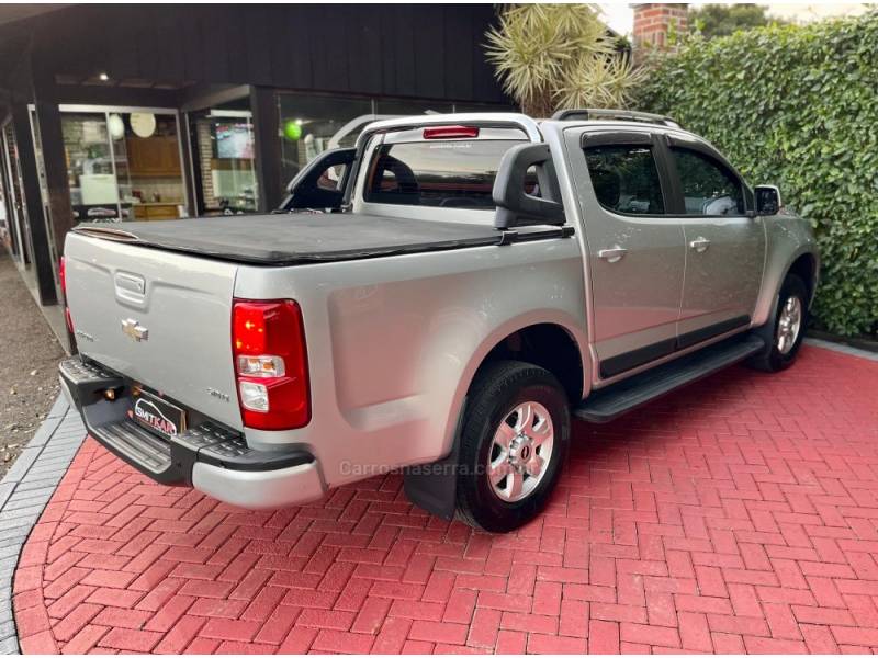 CHEVROLET - S10 - 2014/2014 - Prata - R$ 105.900,00