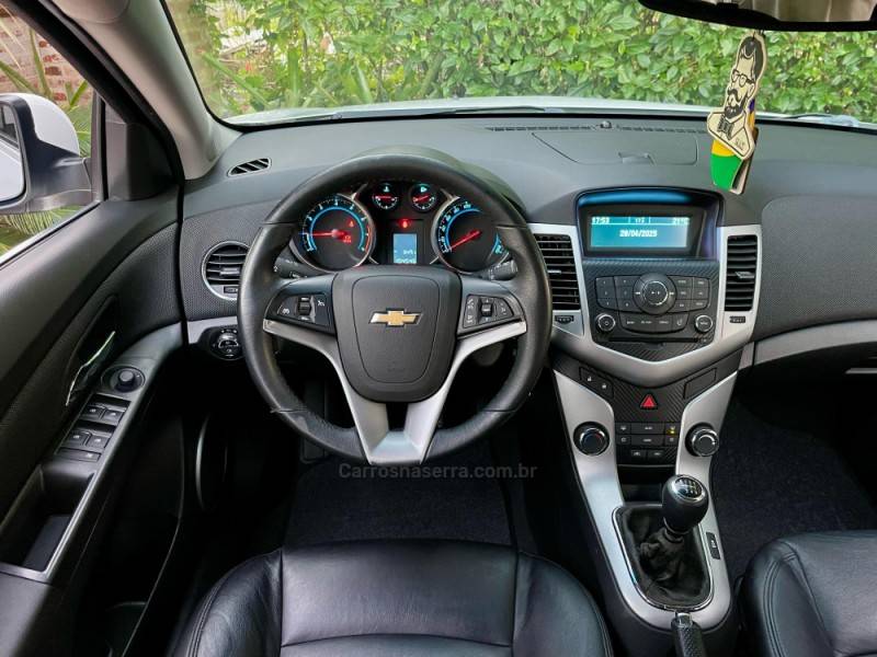 CHEVROLET - CRUZE - 2013/2014 - Branca - R$ 61.900,00