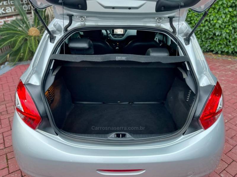 PEUGEOT - 208 - 2013/2014 - Prata - R$ 38.900,00