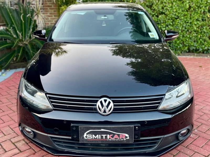 VOLKSWAGEN - JETTA - 2013/2013 - Preta - R$ 64.900,00