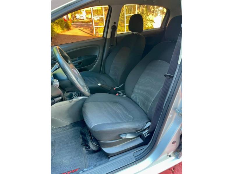 FIAT - PUNTO - 2007/2008 - Prata - R$ 31.900,00