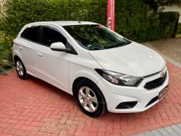 CHEVROLET - ONIX - 2016/2017 - Branca - R$ 55.900,00