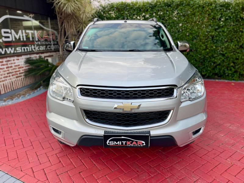 CHEVROLET - S10 - 2014/2014 - Prata - R$ 105.900,00