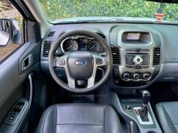FORD - RANGER - 2013/2014 - Branca - R$ 105.900,00