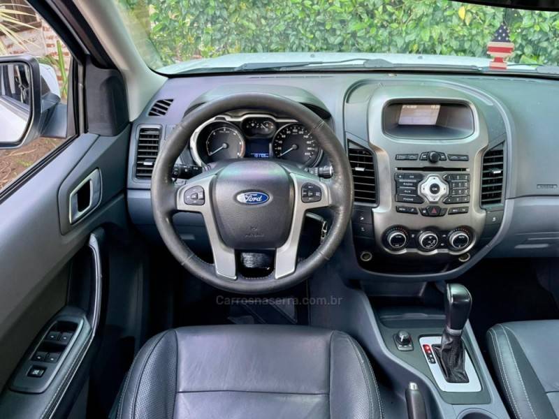 FORD - RANGER - 2013/2014 - Branca - R$ 105.900,00