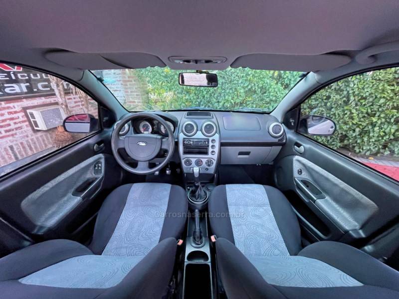 FORD - FIESTA - 2009/2009 - Prata - R$ 32.900,00