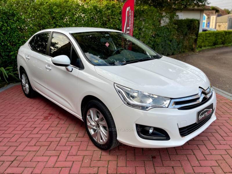 CITROËN - C4 LOUNGE - 2016/2017 - Branca - R$ 59.900,00