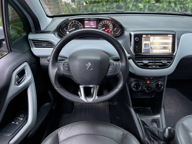 PEUGEOT - 208 - 2013/2014 - Prata - R$ 38.900,00