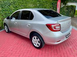 RENAULT - LOGAN - 2017/2018 - Prata - R$ 39.900,00