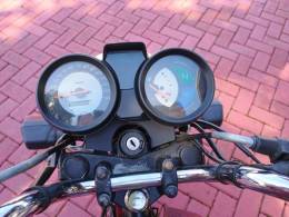 YAMAHA - YBR - 2003/2004 - Vermelha - R$ 5.900,00