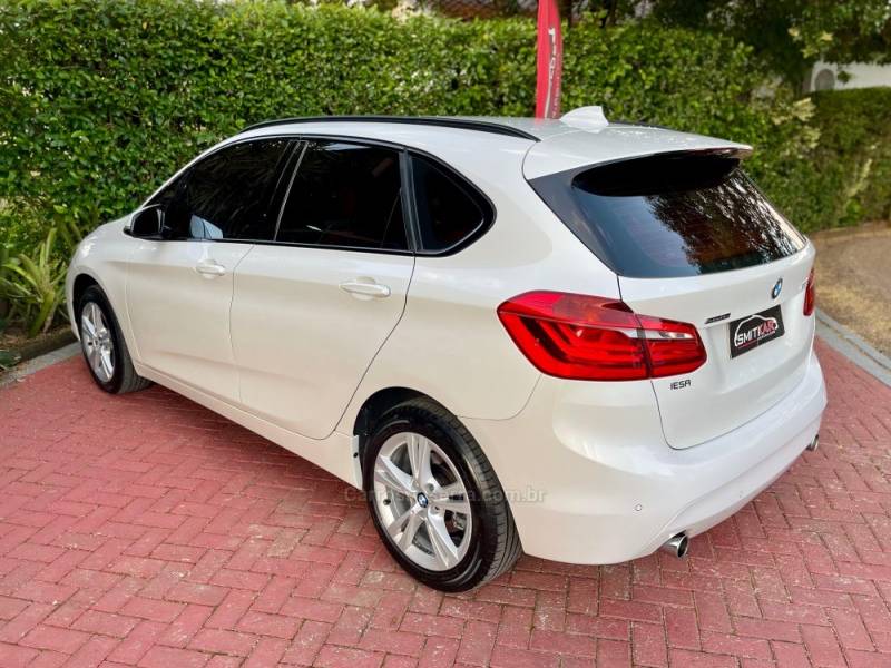 BMW - 220I - 2018/2018 - Branca - R$ 105.900,00