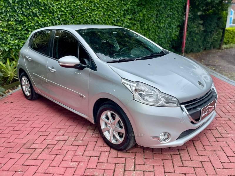 PEUGEOT - 208 - 2013/2014 - Prata - R$ 38.900,00
