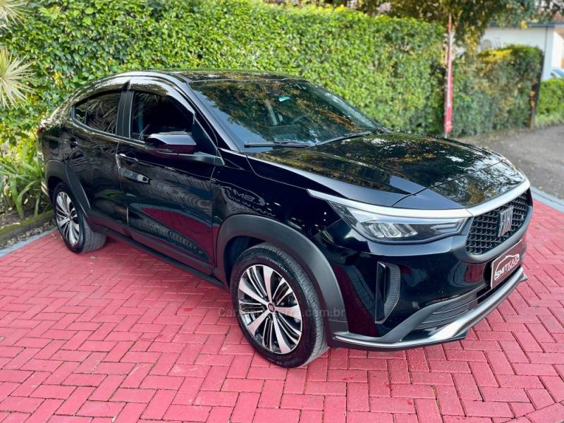 FIAT - FASTBACK - 2023/2024 - Preta - R$ 112.900,00