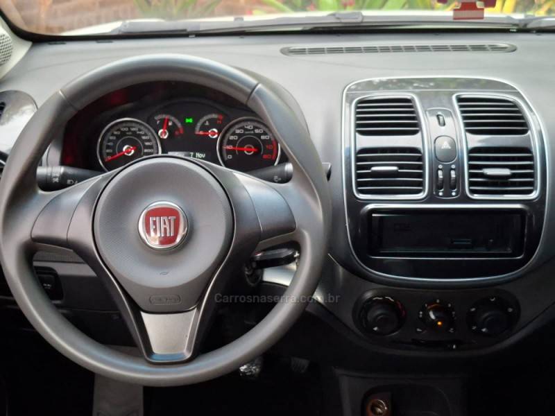 FIAT - GRAND SIENA - 2013/2014 - Branca - R$ 40.900,00