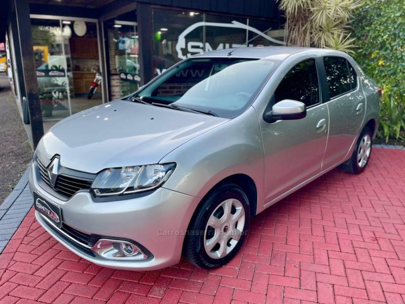 RENAULT - LOGAN - 2017/2018 - Prata - R$ 39.900,00