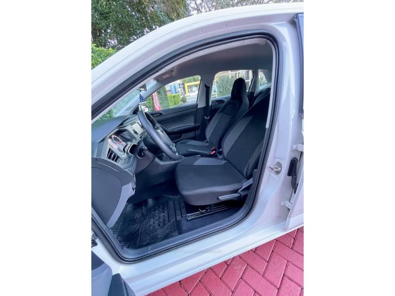 VOLKSWAGEN - POLO - 2023/2023 - Branca - R$ 73.900,00
