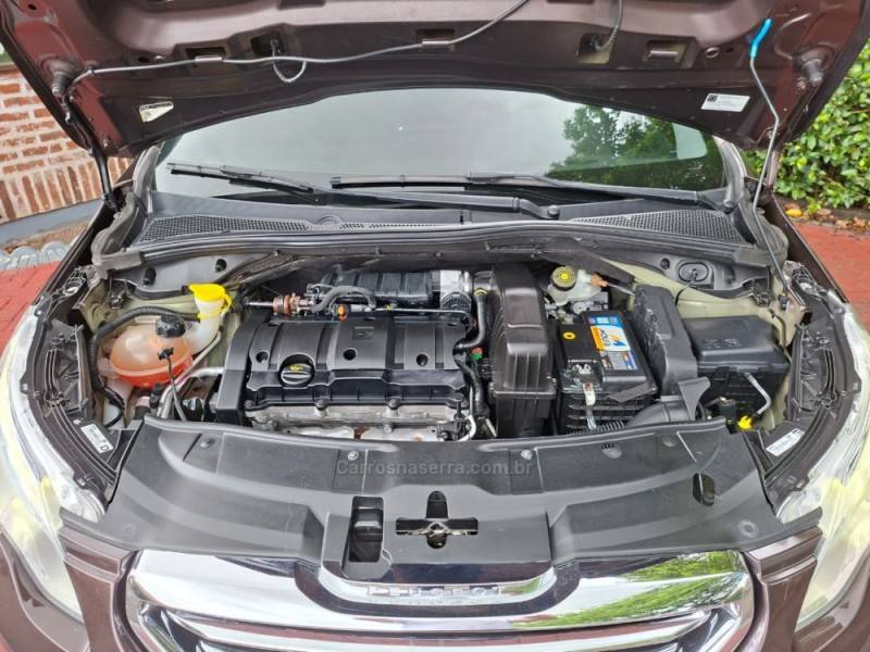 PEUGEOT - 2008 - 2016/2017 - Marrom - R$ 56.900,00
