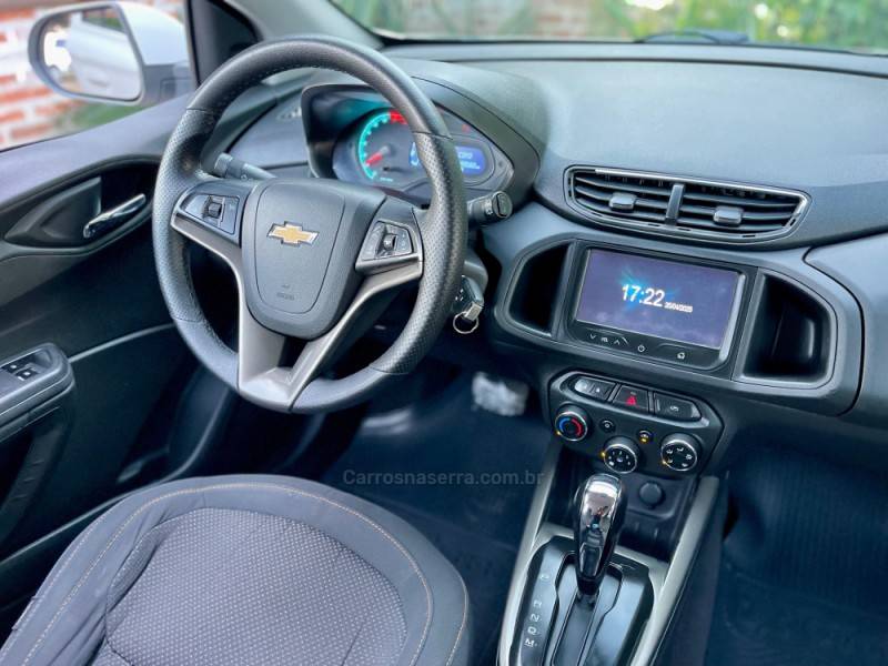 CHEVROLET - ONIX - 2014/2015 - Branca - R$ 55.900,00