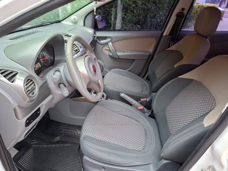 FIAT - GRAND SIENA - 2013/2013 - Branca - R$ 40.900,00