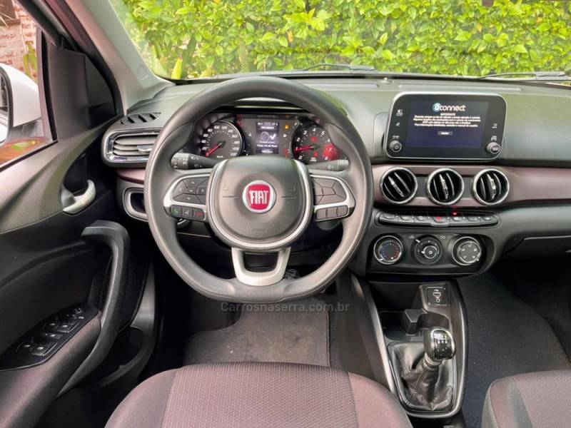 FIAT - CRONOS - 2018/2019 - Branca - R$ 68.900,00