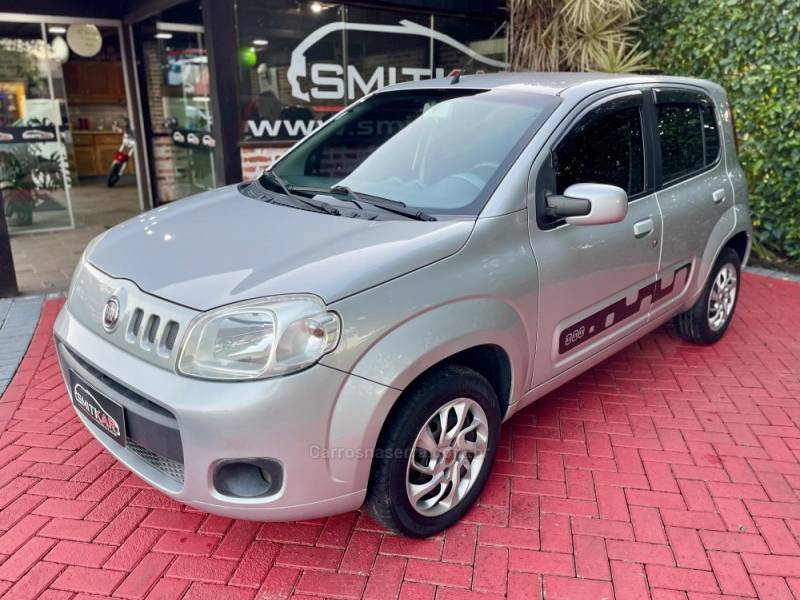 FIAT - UNO - 2013/2013 - Prata - R$ 36.900,00