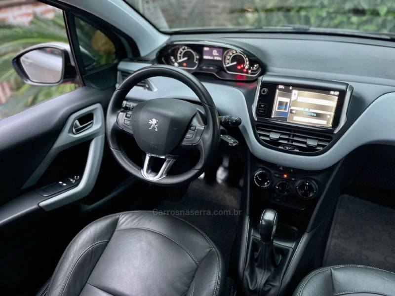 PEUGEOT - 208 - 2013/2014 - Prata - R$ 38.900,00