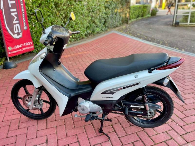 HONDA - BIZ 125 - 2013/2013 - Branca - R$ 11.900,00